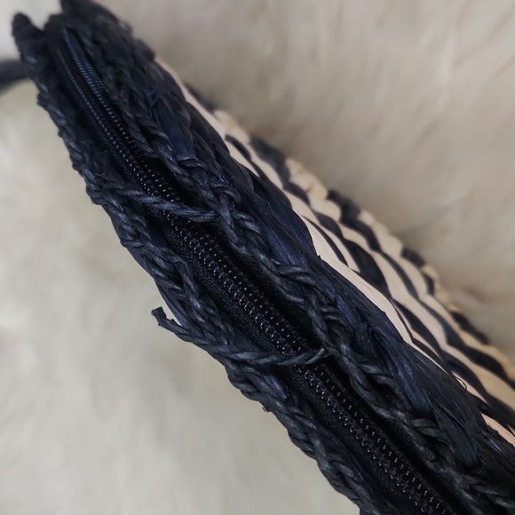 Black & White Charming Charlie half Moon Clutch - Picture 2 of 5